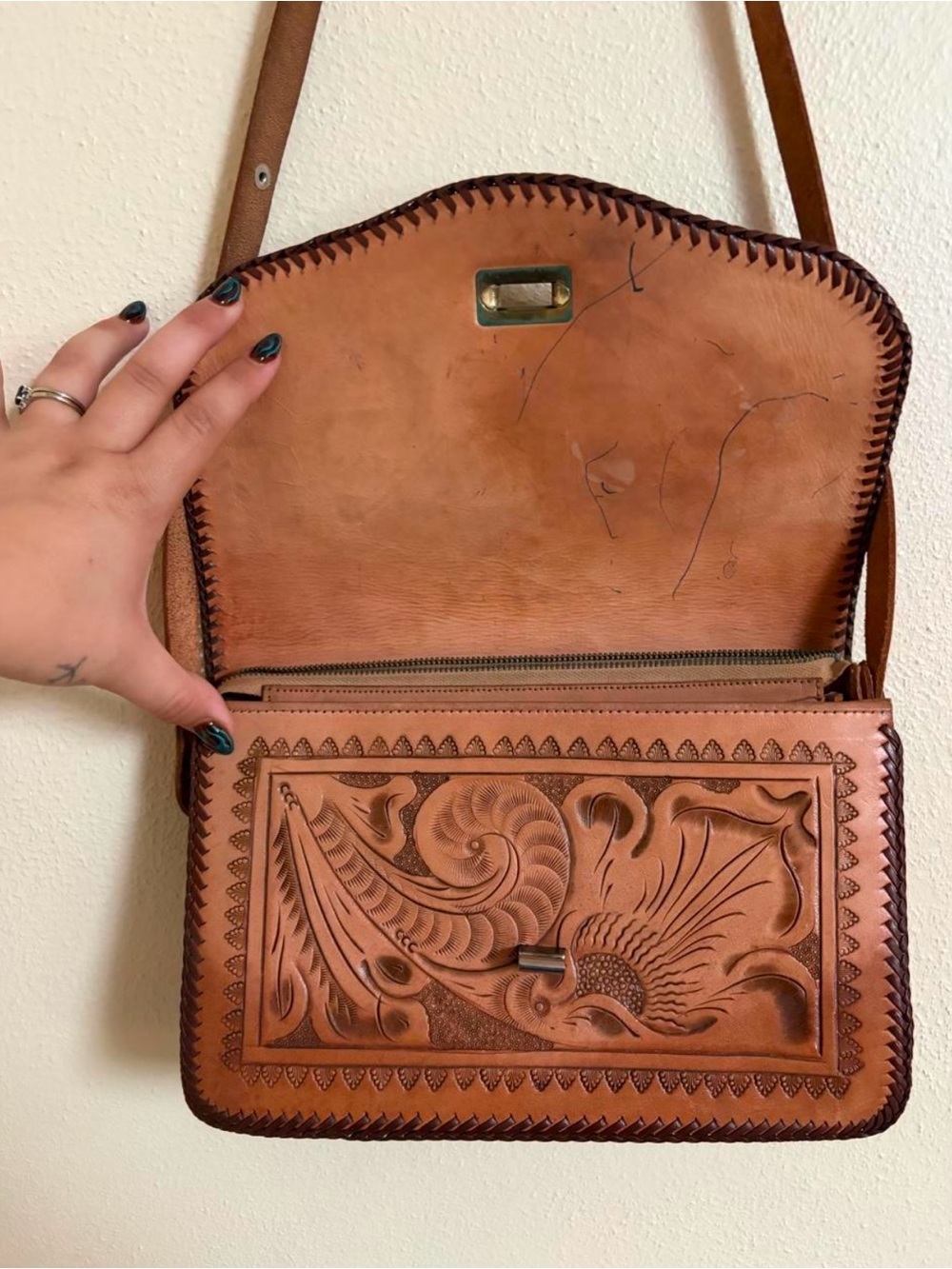 Vintage Western Hand-Tooled Brown Leather Crossbody Purse - Picture 4 of 5
